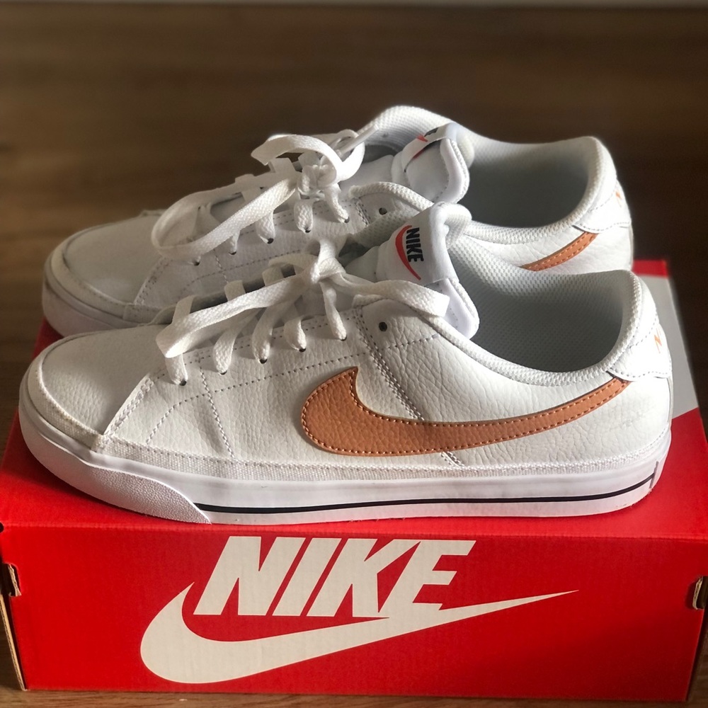 Nike Court Legacy